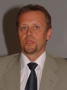 Kaustisen kunnanjohtaja Arto Alpia esitti kunnan tervehdyksen.